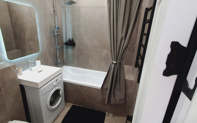 Uyutnaya Dizaynerskaya Kvartira V Novom Dome Flat