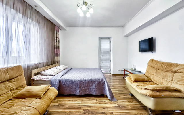 05 Samiy Tsentr. Vid na Gorod i Gory. Idealno dlya Komandirovannykh i Turistov Apartments