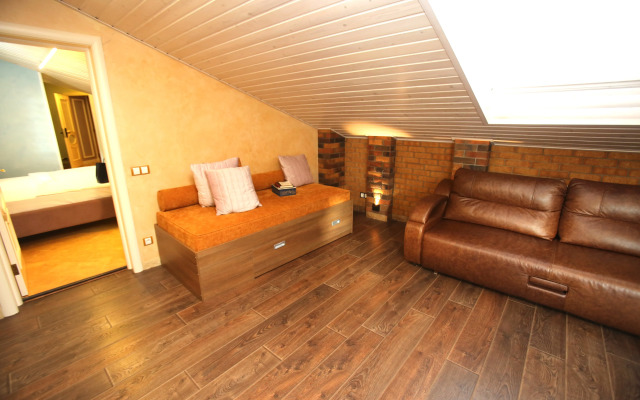 Dlya 8mi Gostey Nevsky 5 Apartment