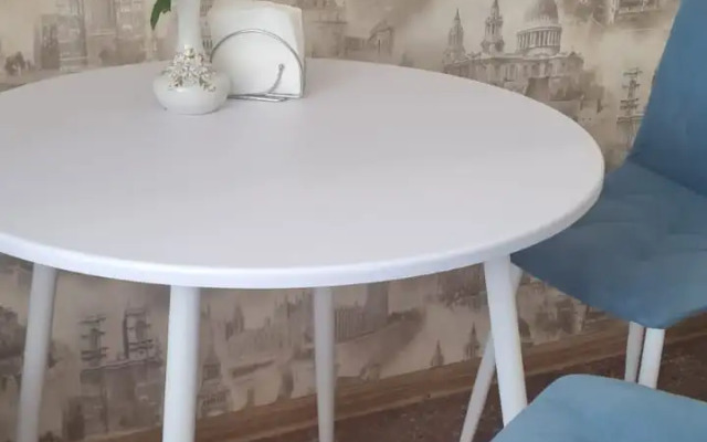 Naprotiv Troitskogo Sobora Flat