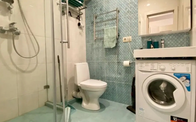 V Tikhom Rayone, Blizko K Moryu Flat