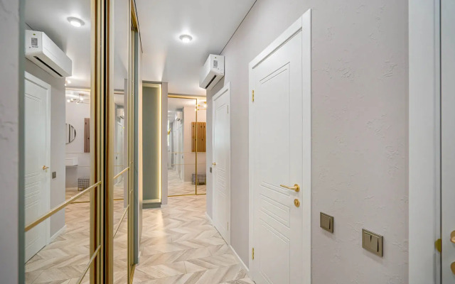 4-room VIP dlya 8 gostey Apartment