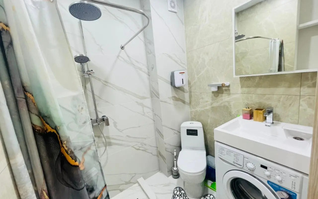 Tryokhmestnaya Studiya V Apart-Komplekse S Basseynom Apartment