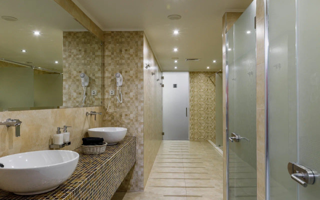 Brosko Moscow Hotel