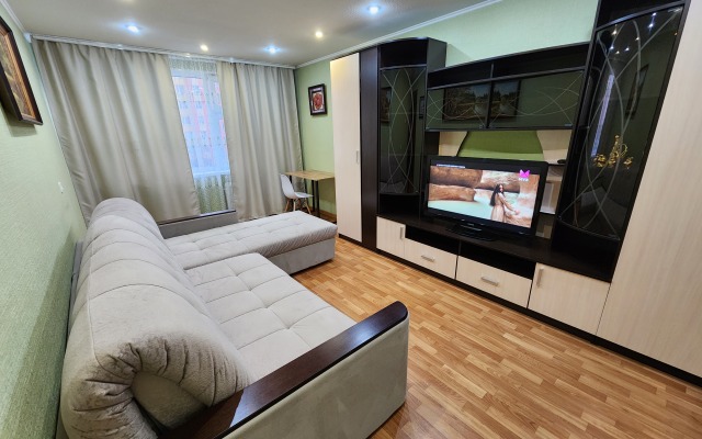 Апартаменты Двухкомнатные апартаменты в Микрорайоне Мирный 3/2