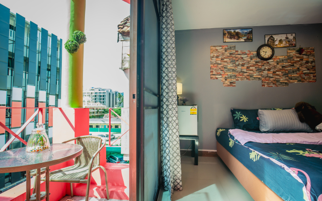 Menulis Coolly House Patong Guest House