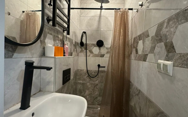 Апартаменты Недорогая студия в центре