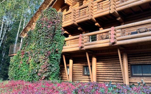 romanov Les eco Hotel