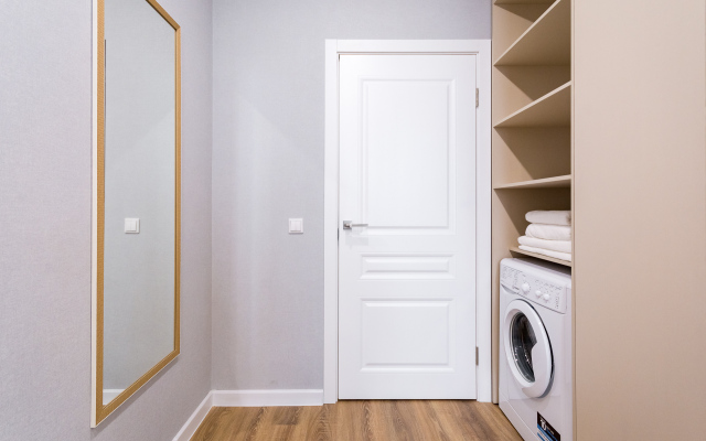 Sovremennaya studiya dlya dvoikh vozle  Ekspo-grad Flat