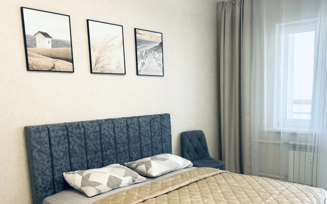 Solnechnaya Kvartira S Vidom Na Reku Flat