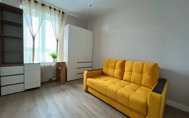 Trekhkomnatnaya na Shesterykh s Konditsionerom Flat