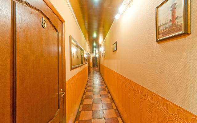 Leo-Lina Mini-Hotel