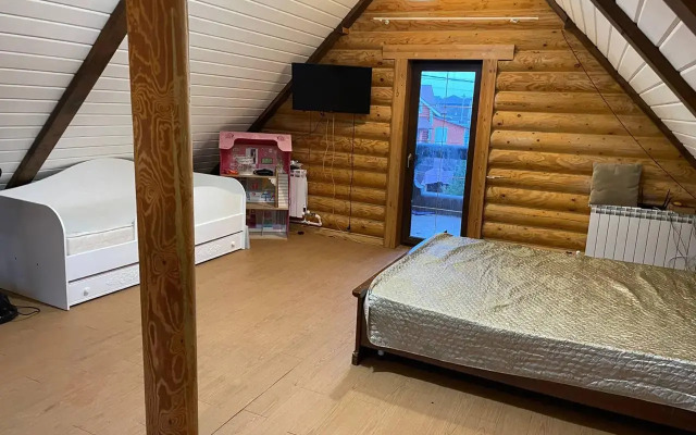 Derevyanny Dom S Russkoy Baney Private House