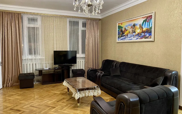 na Ulitse Markova 14 Private House