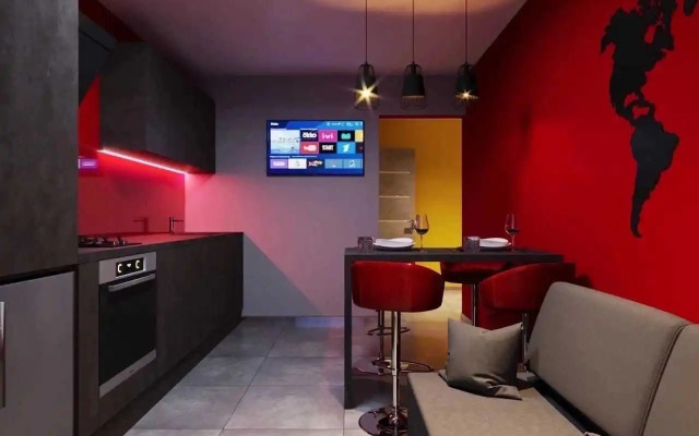 S Dizaynerskim Remontom na Lomonosova 43 Flat