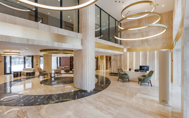 Lyuks Odnokomnatny S Balkonom v otele Grand Cascade Apartments