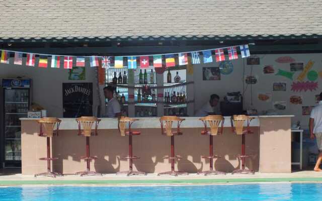Tuntas Suites Altinkum Apart-Hotel