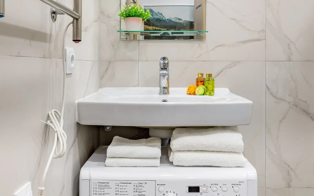 Apartamenty InHome24 v 3-5 minutah hot'by ot ostanovok obsestvennogo transporta