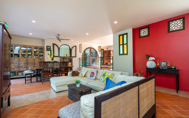 Big Pool with Terrace and Parking near Big Buddha Villa	