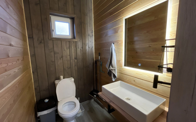 Частный дом Коттедж с бассейном и баней