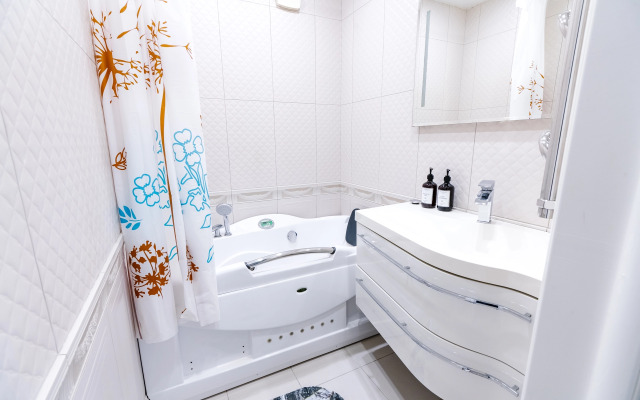 Ulitsa Zeyskaya 283 Flat