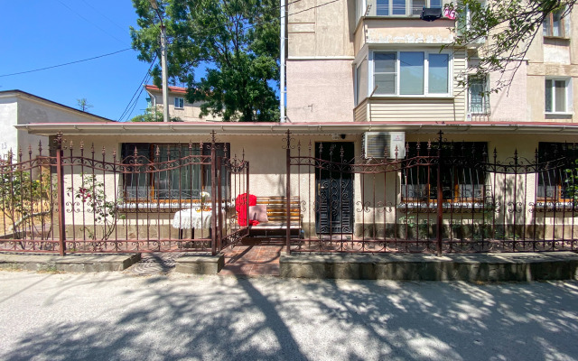 Admiralskaya V Tsentre Sevastopolya Flat