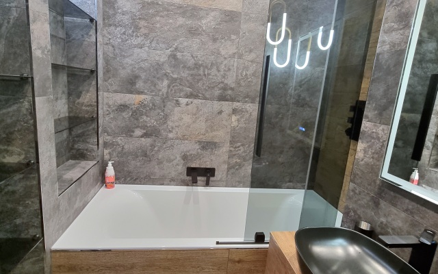 Elitnye Tryohkomnatnye Dizaynerskiye Na Volochaevskaya 87 Apartments