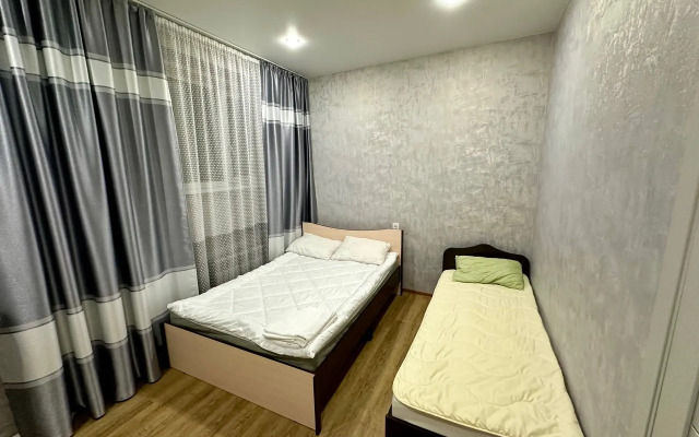 Tryokhkomnatnie Uzhurskaya Den & Noch 6 Apartments