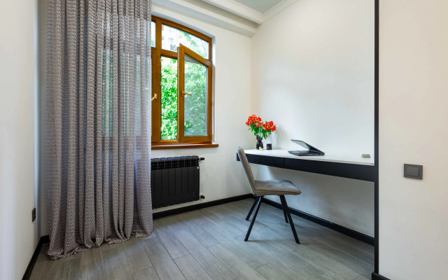 KeyGo #0077, 1 Bedroom, Saryan Street Apartments