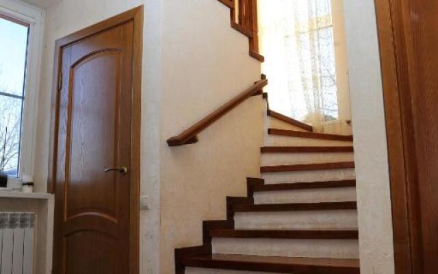 L'yuis Rostov Na Donu Guest House