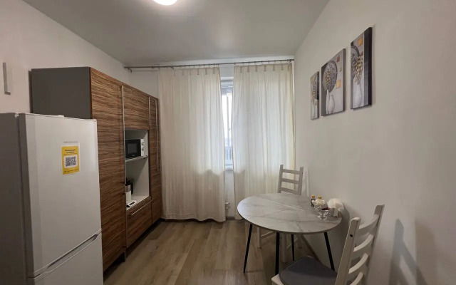 Квартира AlexHome РП Свердловский Строителей 9