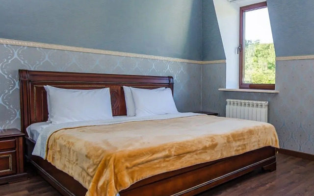 Квартира Трехкомнатная с балконом