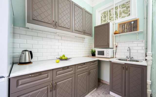 Trekhkomnatnay Na Perekupkom Pereulke Flat