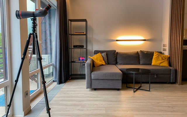 Студия с террасой с панорамным видом на горы