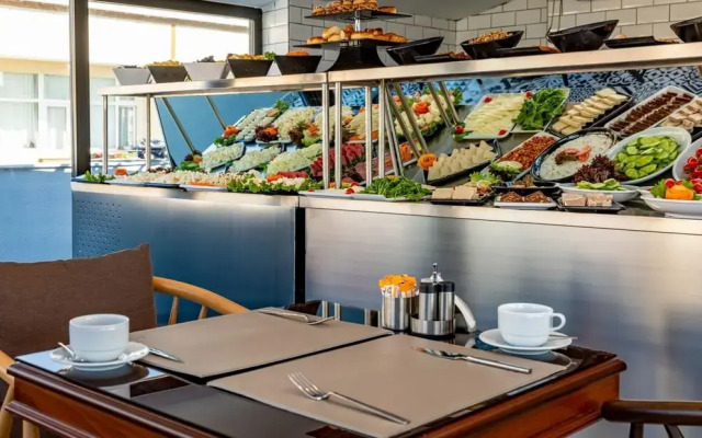 Отель Interstar