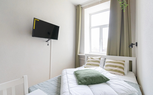 U Metro Nagornaya Apartments