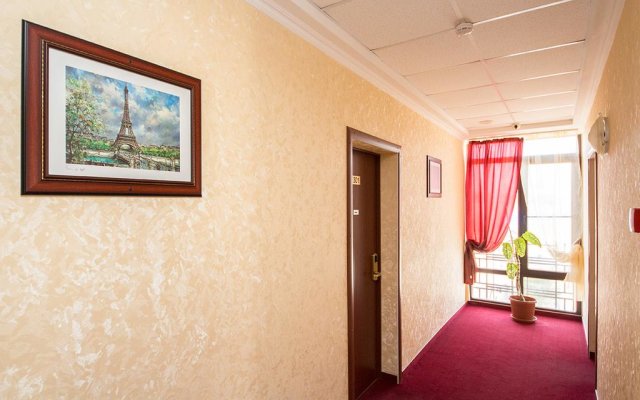 De Paris Guest House