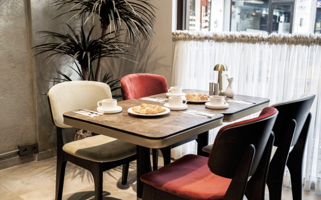 Smart and Simple Hotel Karakoy