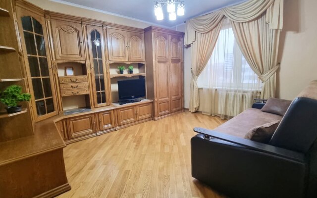 U Metro Nagornaya 2 room prostornye Apartments