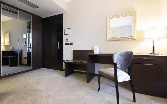Constantine the Great Hotel