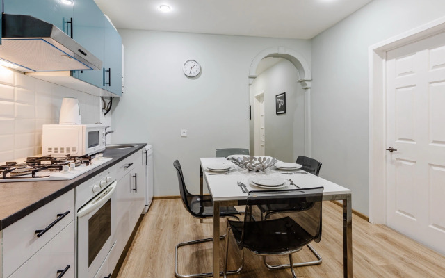 Апартаменты SpbStay с тремя спальнями на Рубинштейна 25