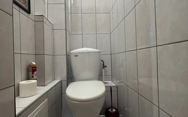 Odnokomnatnaya Kvartira V Tsentre Noyabryska Flat