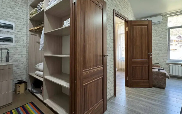 Квартира с отдельной спальней и видом на горы на Березовой 28/1 Я на море