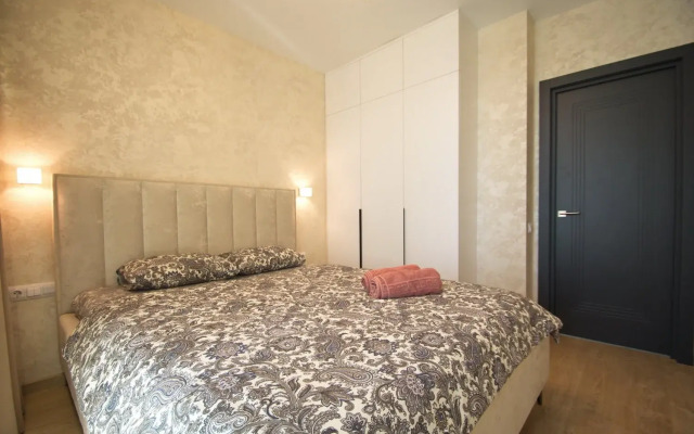 Na Igoria Luchenka 11 Apartments