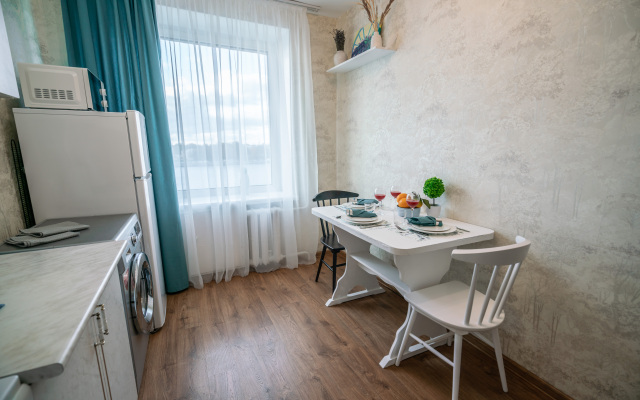 S Vidom Na Smolny Sobor Flat
