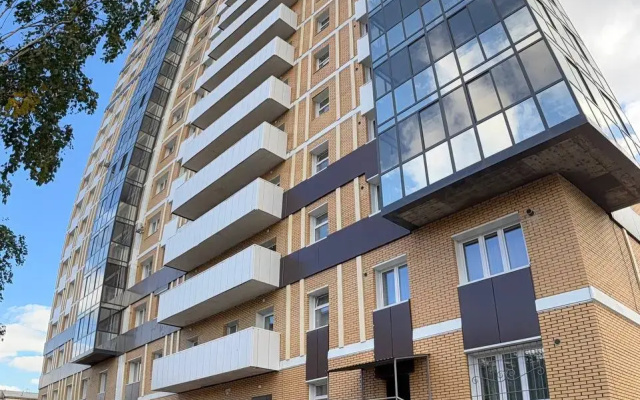 Kvartira 3 Kom s Otdel'nym Vhodom 8 Sp Mest Centr Goroda Rabotaem s Ur Licami