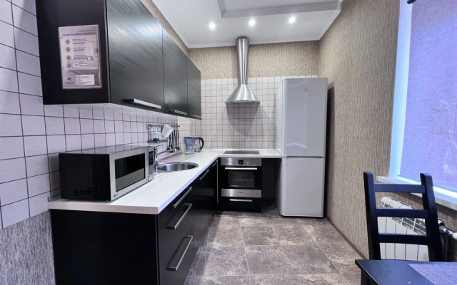 Bolshaya Odnokomnatnaya V Tsentre Na Naberezhnoy Flat