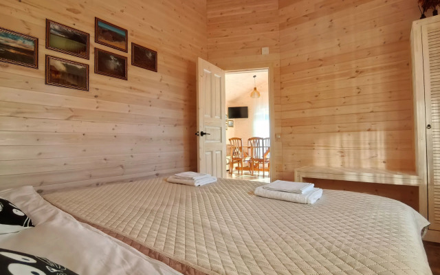 Частный дом Уютный дом возле озера Манжерок