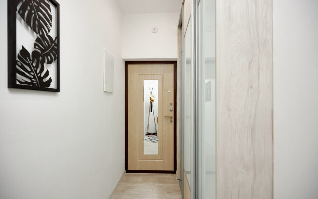 In the center of the Riviera Park Apartments