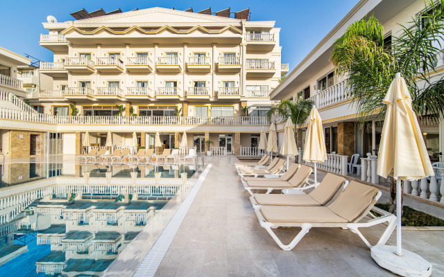 La Perla Kemer All Inclusive Hotel